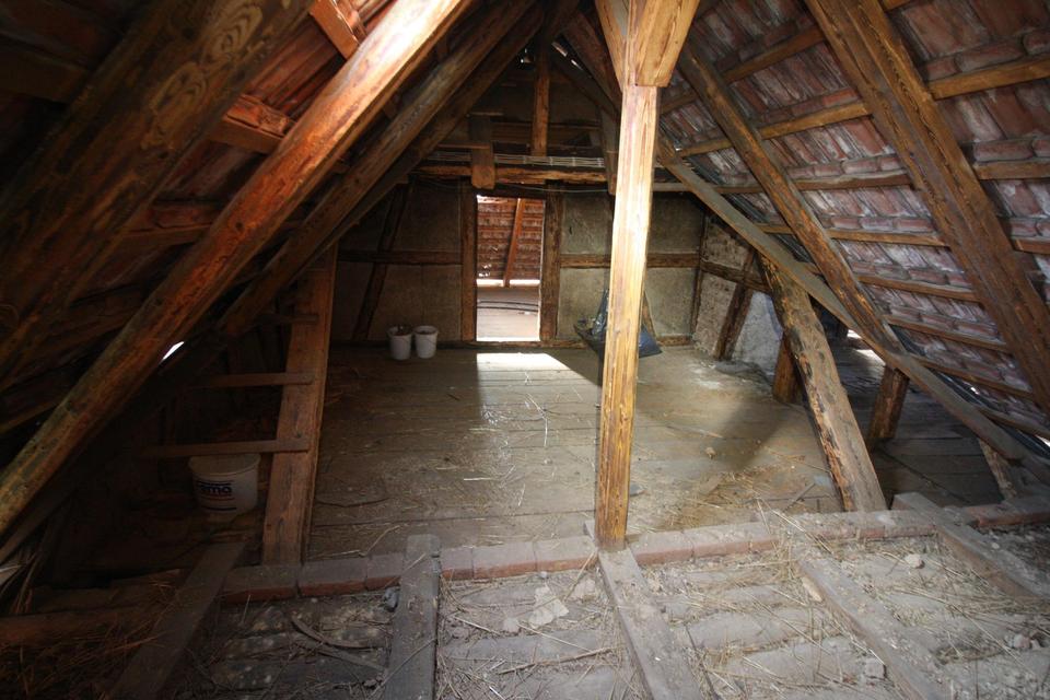 Denkmalgeschütztes 2-FH mit Garten, 1 Nebengebäude, 2 Nachbargrundstücke – Bild 11