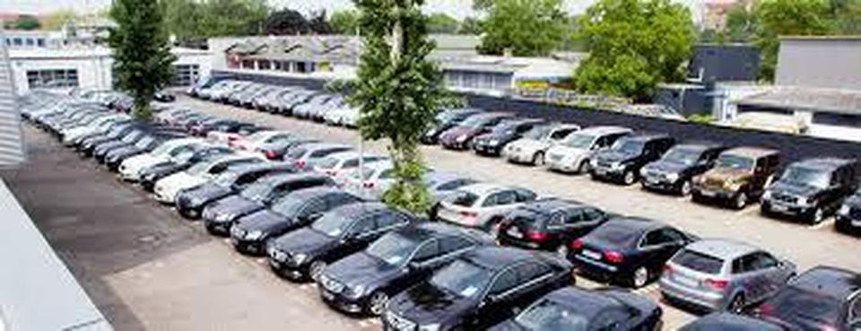 Autohaus - Showroom Werkstatt Waschstraße Aufbereitung Büro – Bild 2