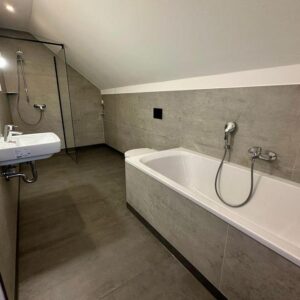 Moderne 2-Raum-Wohnung nach Komplettsanierung – mit Gartenmitnutzung in Rödlitz-Lichtenstein