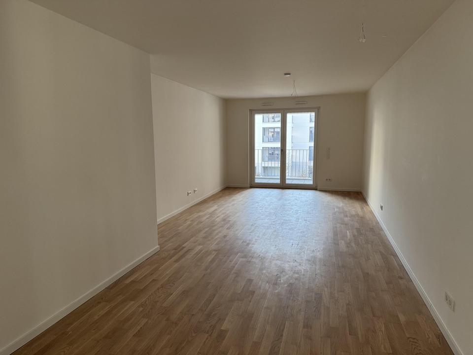 Neubau Erstbezug: 3-Zimmer Wohnung im 2.OG mit Blick ins Grüne – Bild 2