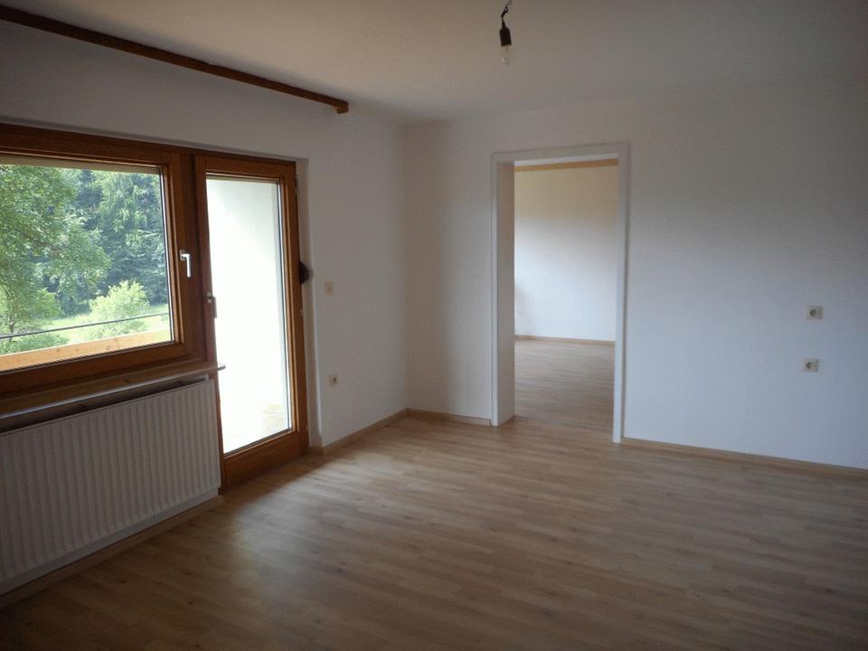 ++ Schöne, helle 3 Zimmerwohnung mit riesigem Balkon und Garten + + – Bild 4