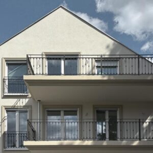 Erstbezug ab März 2026! Moderne 3-Zimmer-Neubauwohnung mit Balkon und Gartenblick im 1. OG