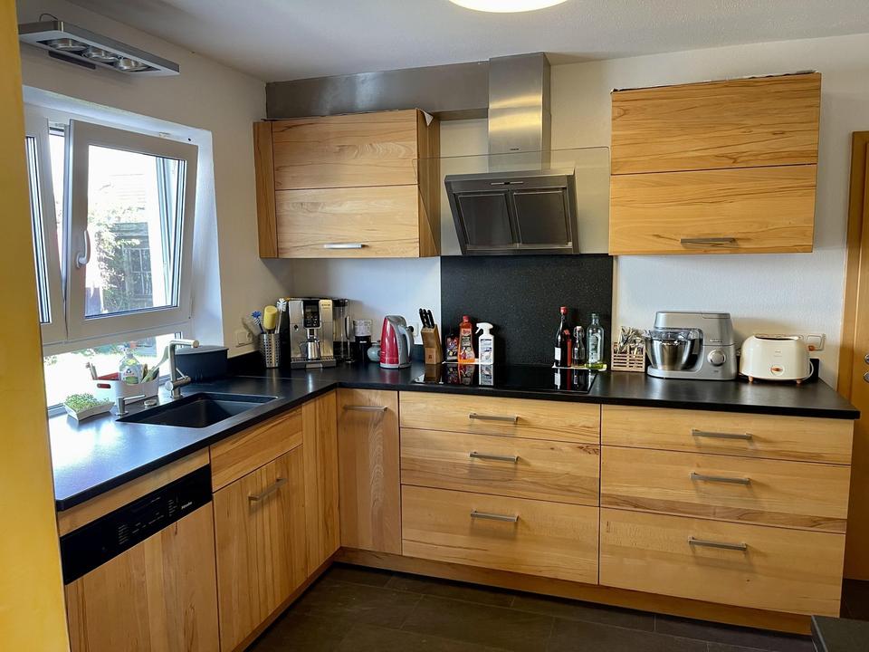 Röhrmoos v. Privat: Freisteh. EFH, 6 Zi., 2 Bäder, Massivbau, Kaminofen, ausgeb. Keller, Gartentraum – Bild 5