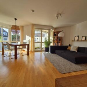 PRIVAT! Top Lage: Helle 3-Zimmer Wohnung mit Balkon im 2. OG in München-Bogenhausen/ Denning