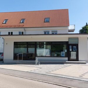 Sanierte Büro- oder Ladenfläche + großzügige Garage - auch getrennt anmietbar