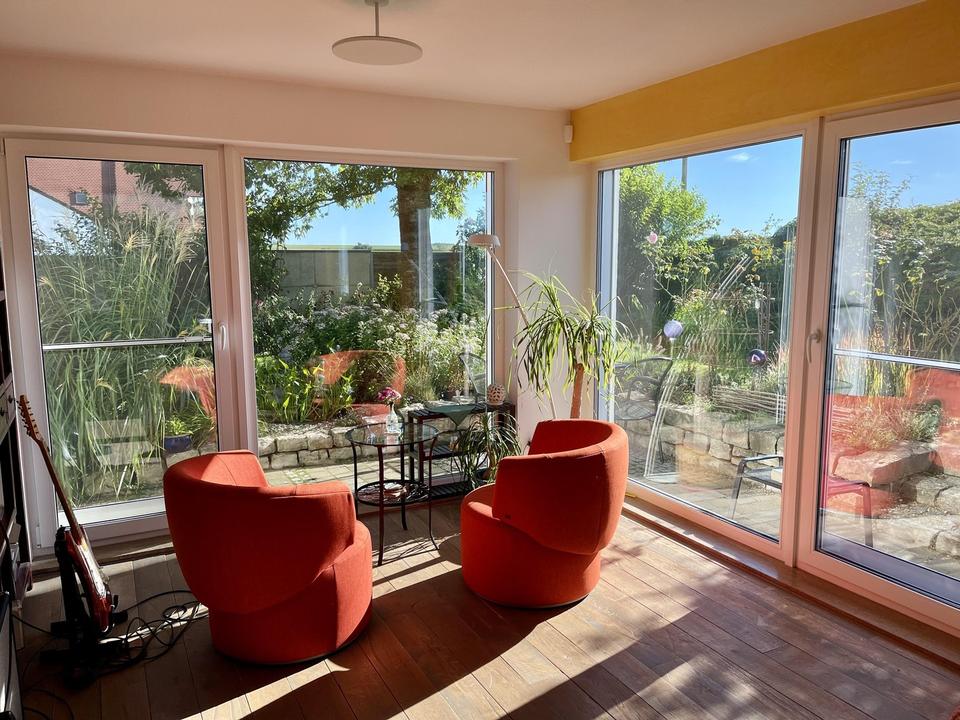 Röhrmoos v. Privat: Freisteh. EFH, 6 Zi., 2 Bäder, Massivbau, Kaminofen, ausgeb. Keller, Gartentraum – Bild 2