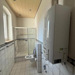 Großzügige 3 Zimmer Wohnung mit Altbaucharme