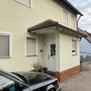 Freihstehendes Haus mit Garten, Balkon & Ausbaupotenzial