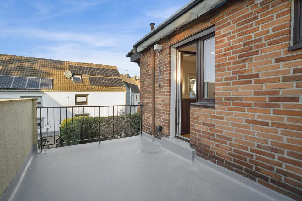 Modernisierte Doppelhaushälfte mit Dachterrasse, Photovoltaik & Garage in ruhiger Lage – Bild 5