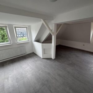 ERSTBEZUG AM HAHNERBERG: 2-3 ZIMMER WOHNUNG WHG