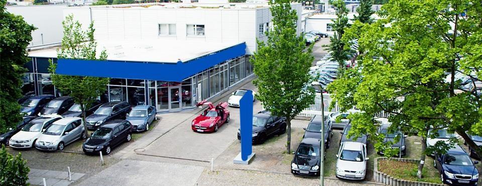 Autohaus - Showroom Werkstatt Waschstraße Aufbereitung Büro