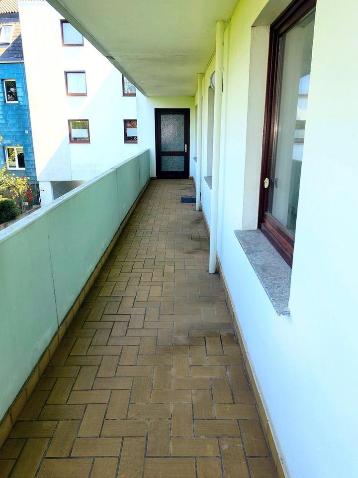 Schöne 3-Zimmer Wohnung mit Einbauküche und Balkon – Bild 9