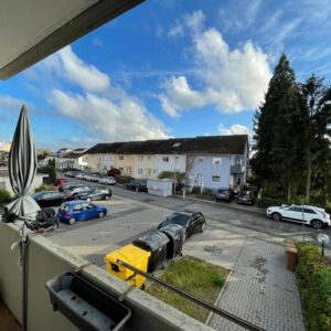 Stilvoll sanierte 3-Zimmer-Wohnung mit 2 Balkonen, Stellplatz & Gartennutzung