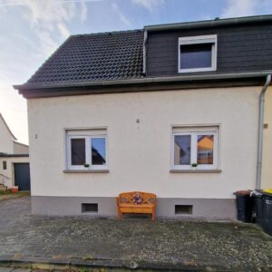 Einfamilienhaus mit Garten, sofort frei