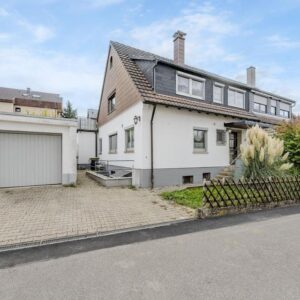 Doppelhaushälfte mit traumhafter Terrasse