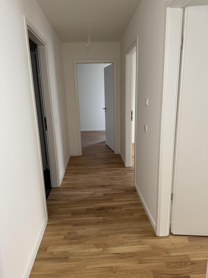 Neubau Erstbezug: 3-Zimmer Wohnung im 2.OG mit Blick ins Grüne – Bild 8