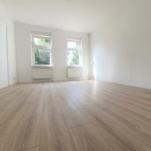 Velten: 2-Zimmer Wohnung mit Tageslichtbad, Stellplatz & Wallbox