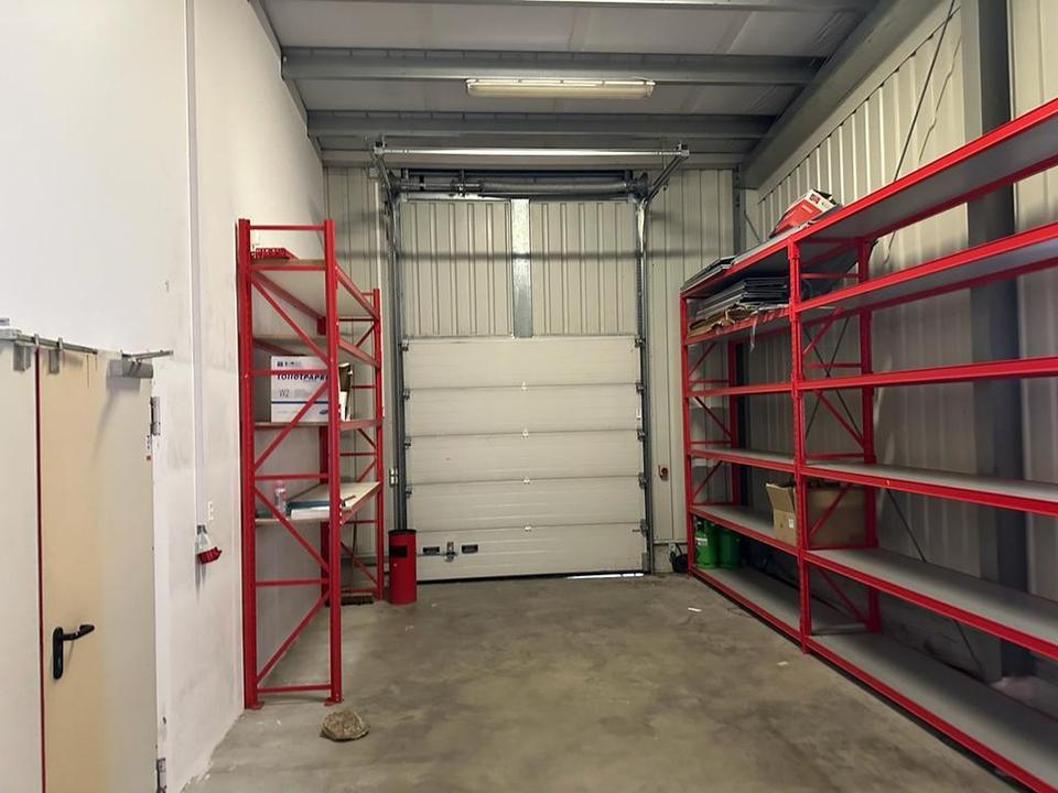 ***Zum Verkauf Halle mit Büro und genehmigung für Versanstaltungssaal – Bild 6