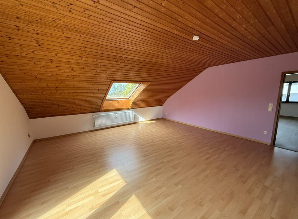 Schöne Dachgeschoss Wohnung in Glattbach (Aschaffenburg) – Bild 4