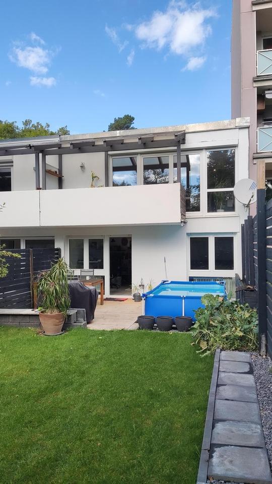 Modernisierter Reihenhaus mit Garten, Terrasse und Pool – Ihr neues Zuhause in Nürnberg-Ziegelstein