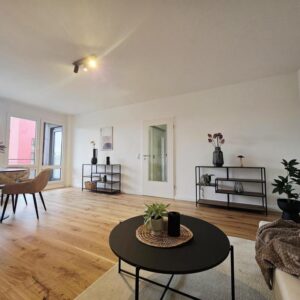 Sofort einziehen: Stilvoll sanierte Eigentumswohnung mit Sonnenbalkon im schönen Findorff