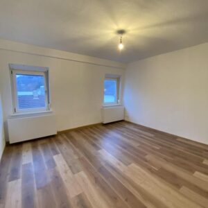 Lichtdurchflutet & Zentral: renovierte 3-Zimmer-Wohnung mit Garten