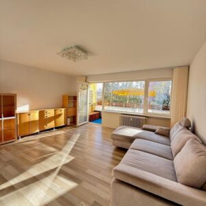 Voll möblierte 2-Zimmer-Wohnung in Bestlage – 1. OG – 69 m² – Balkon & Parkplatz