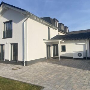 Provisionsfrei: Niedrigenergiehaus, bezugsfertig in Düsseldorf-Kalkum, Süd-West-Lage