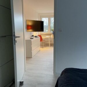 Vollmöblierte 2-Zimmer DG-Wohnung (Süd-Balkon/TG/Aufzug)