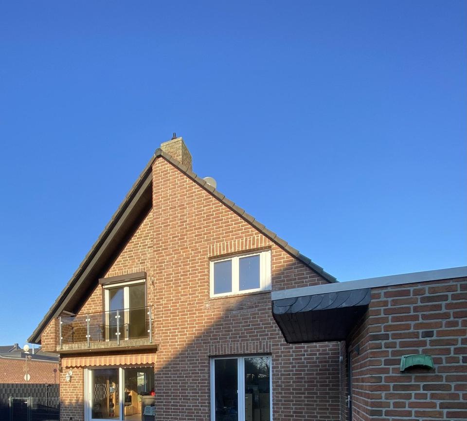 Teilsaniertes freistehendes Ein-Zweifamilienhaus zentral, ruhig und seenah in Lobberich