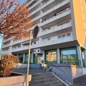 Büro/Praxisfläche ca. 100 qm in Bad Soden kernsaniert, Bahnhofnähe, bis zu 4 KFZ Stellpl.