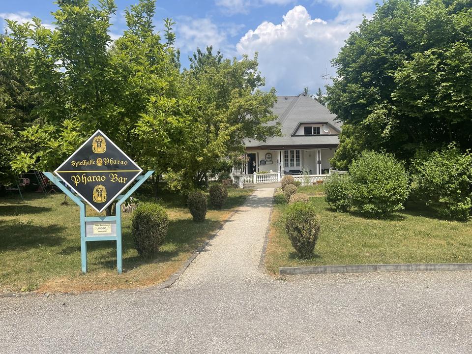 Wohn- und Geschäftshaus (Gaststätte-Cafe-Bar) mit Anbaumöglichkeiten ( PREIS VB)