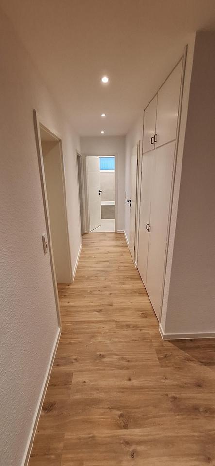 Büro/Praxisfläche ca. 100 qm in Bad Soden kernsaniert, Bahnhofnähe, bis zu 4 KFZ Stellpl. – Bild 2