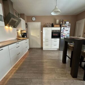 reserviert!ZENTRUMSNAH!Gepflegte barrierearme 1OG ETW,kosmetischen Renovierungsbedarf,saniertes MFH