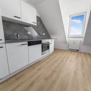 Renovierte 2 Raum Wohnung - Park in der Nähe - 4 Stationen in zum Hbf