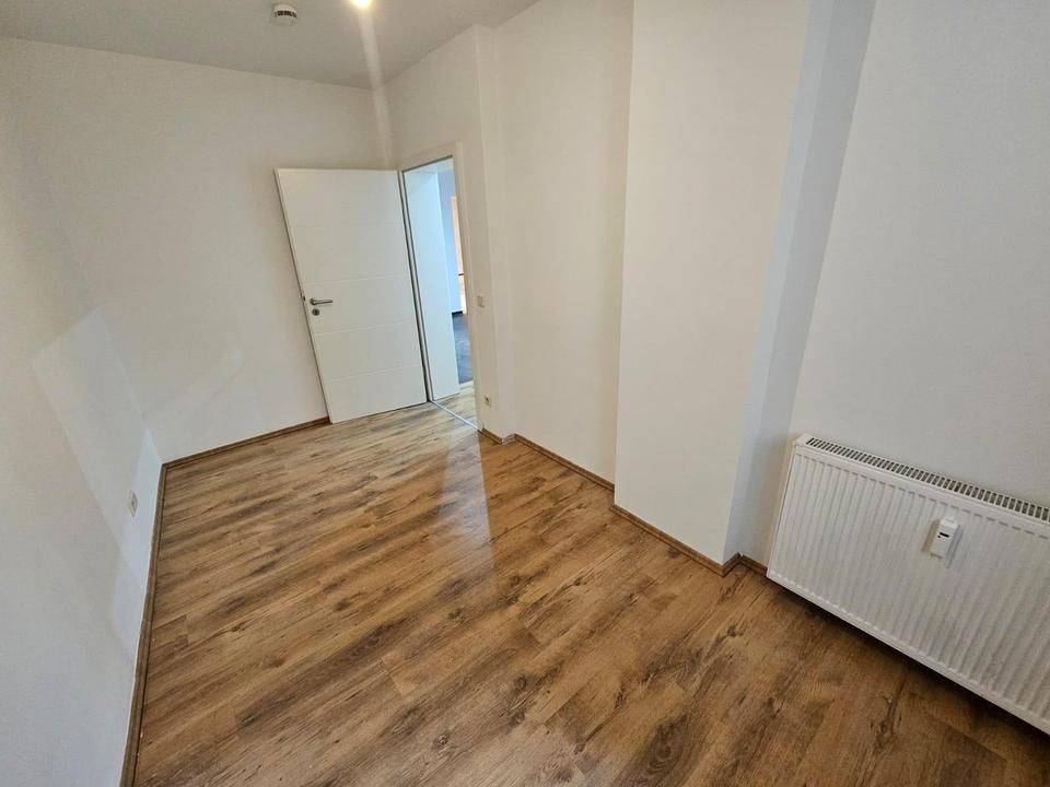 Moderne 4-Raum-Wohnung mit 99 m² + großer Terrasse + EBK in Cottbus Uni Nähe – Bild 11
