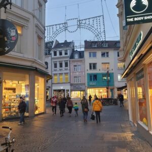 Haus mit Aufwändig saniertem Ladenlokal Bistro Citylage zur Sofortnutzung