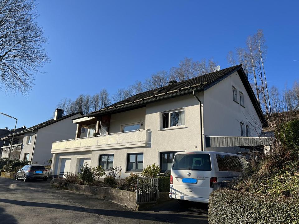 Modernisiertes Zweifamilienhaus im Grünen – Bild 3