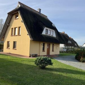 Hochwertiges Reethaus mit wunderschönem Meerblick - Rügen, ruhige Lage