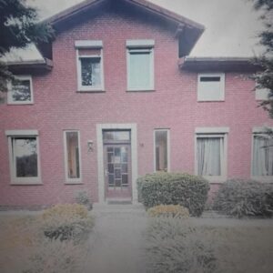 Geräumiges 9-Zimmer-Haus mit Garage in Techau