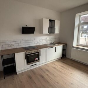 Im Herzen der Altstadt: 4 Zi Wohnung + Balkon mit eigenem Eingang WG geeignet saniert