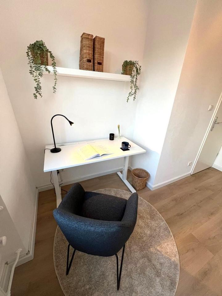 Stilvolle, möblierte 3-Zimmer-Wohnung in Hamburg-Poppenbüttel – Bild 11