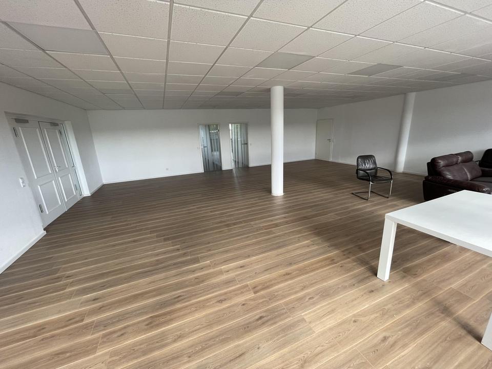 Büroflächen ab 15m², einzelne Büors anmieten o.ganze Etage+Teeküche +Internet (+Stellplätze+Lager) – Bild 6