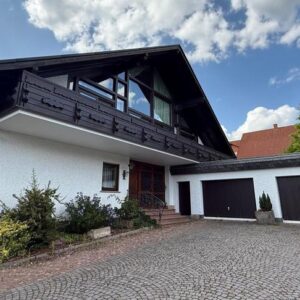 Außergewöhnliche 10-Zimmer-Landhausvilla in Neuhof/Fulda!
