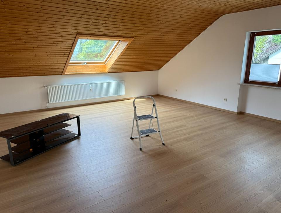 Schöne Dachgeschoss Wohnung in Glattbach (Aschaffenburg) – Bild 8