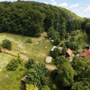 Landhaus auf großem Wald- und Wiesengrundstück mitten in Deutschland