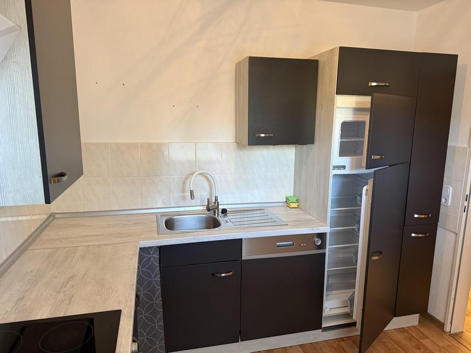 Schöne 3-Zimmer Wohnung mit Einbauküche und Balkon – Bild 2