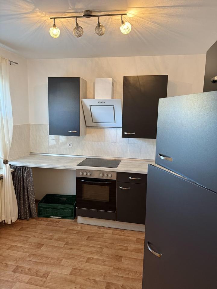 Schöne 3-Zimmer Wohnung mit Einbauküche und Balkon – Bild 3