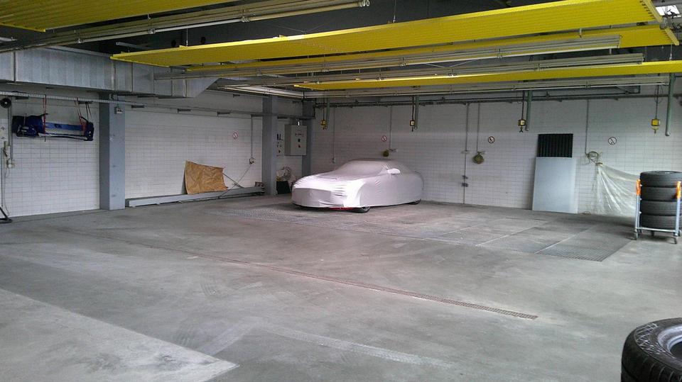 Autohaus - Showroom Werkstatt Waschstraße Aufbereitung Büro – Bild 7