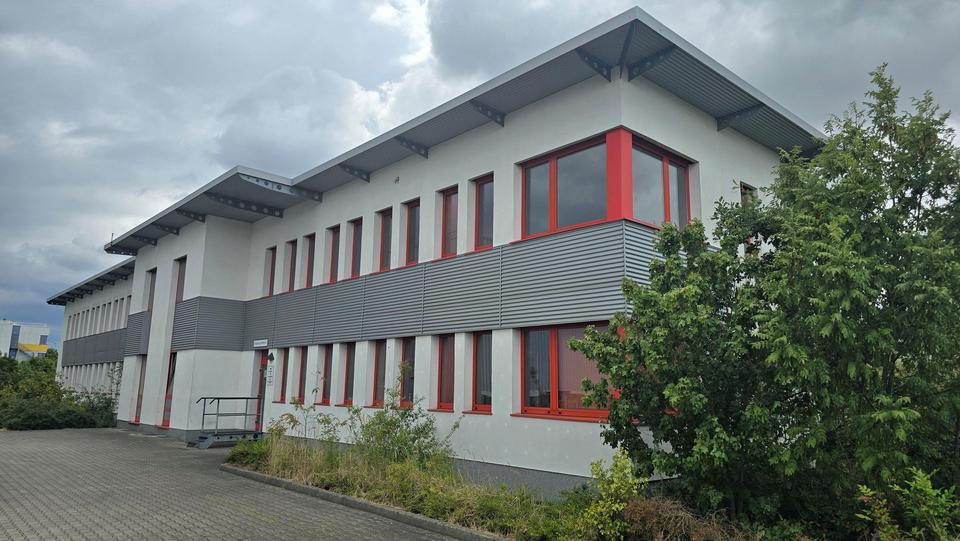 Attraktive Logistik- oder Produktionshalle - Beste Lage und Anbindung - Nahe Dresden